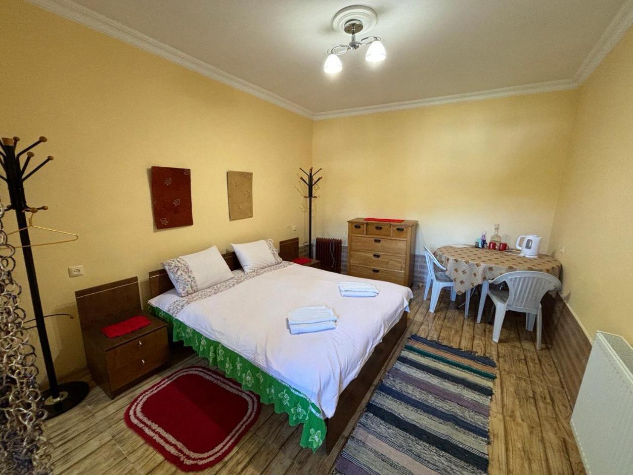 קוטאיסי Elizabeth'S Rooms מראה חיצוני תמונה